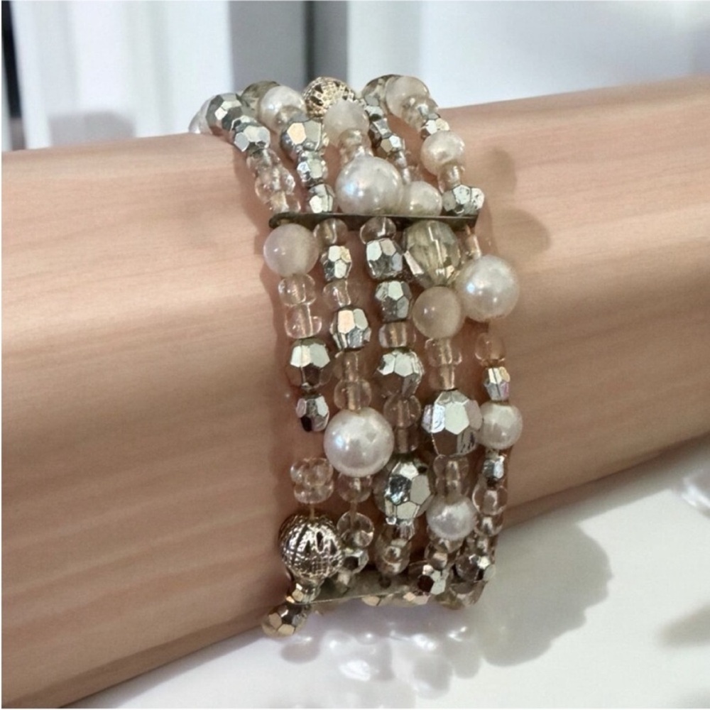 Elegant Pearl and Bead Statement Bracelet